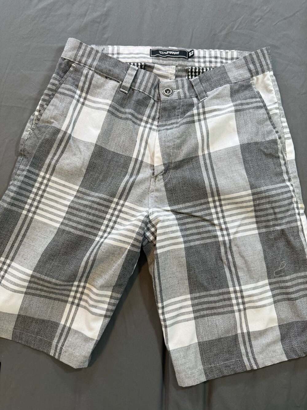 Ocean Current Plaid Shorts Gray White Men’s Size 32 Casual Flat Front